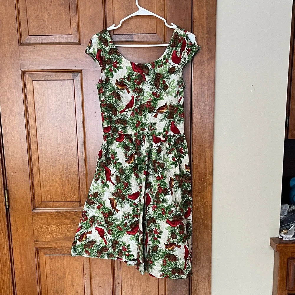 Retrolicious Cardinal Pine Branch Midi Dress in Red Green White - Picture 1 of 6